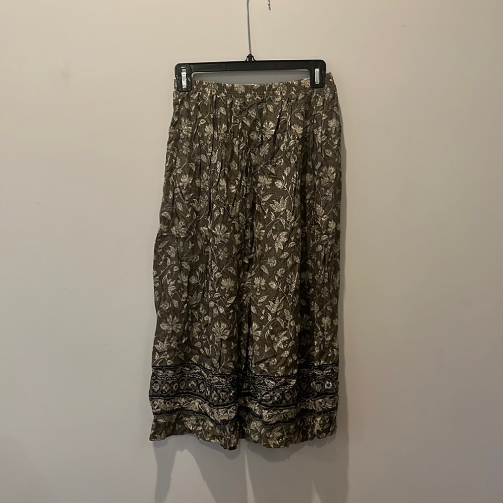 90s flowy knee length skirt